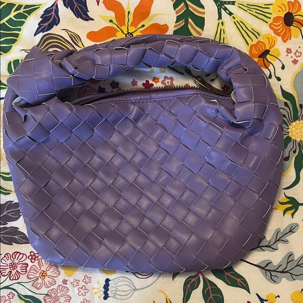 Chic Purple Woven Shoulder Bag